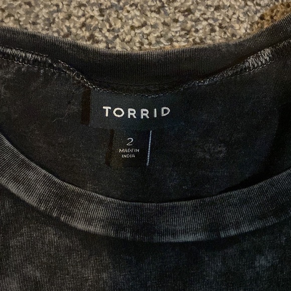 Torrid Tee with Pearl embellishment - Picture 4 of 5